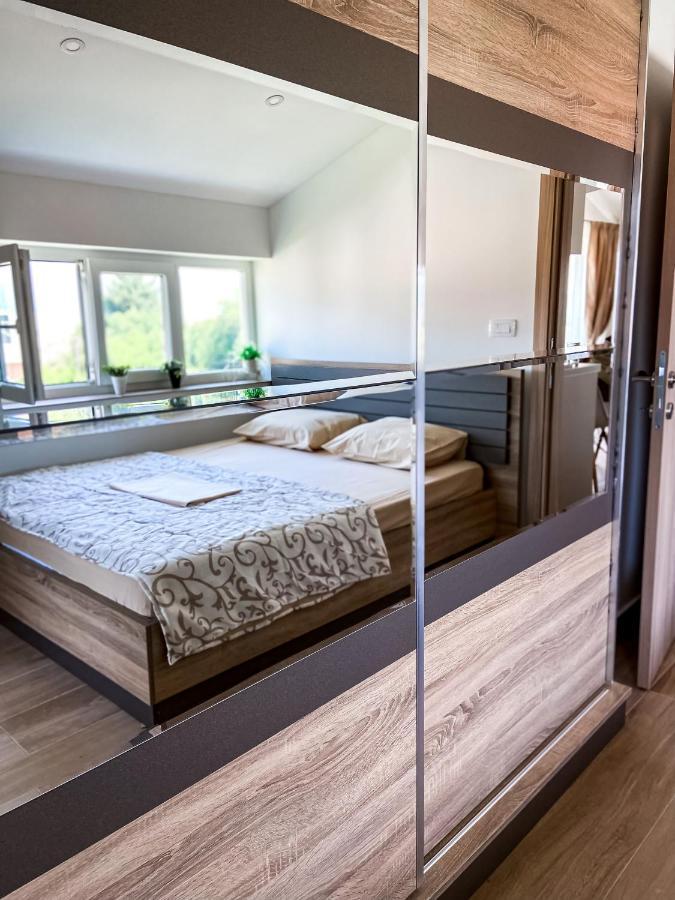 Mavalux Apartments Tivat Eksteriør billede