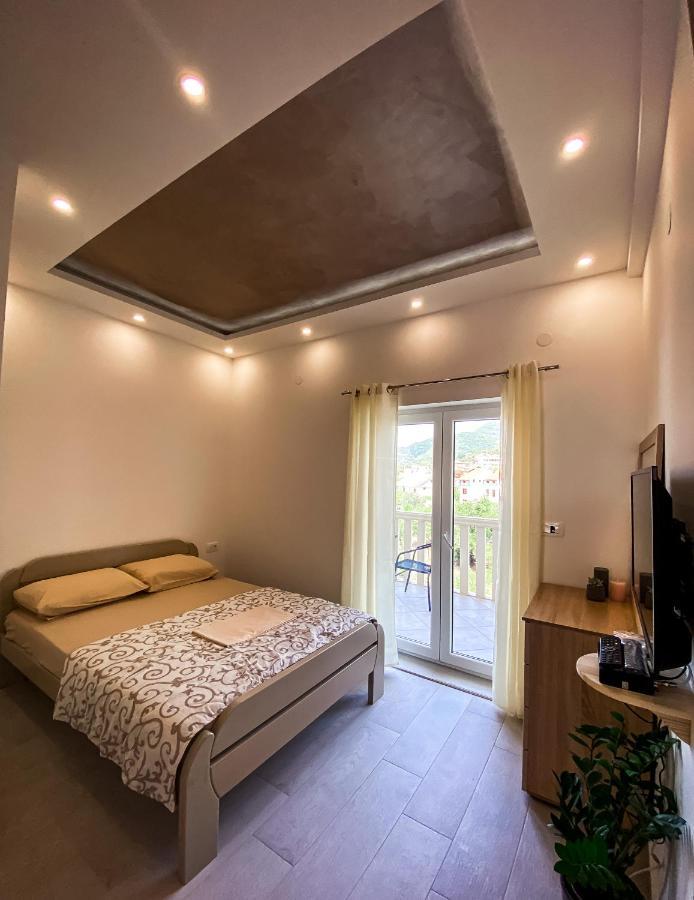 Mavalux Apartments Tivat Eksteriør billede