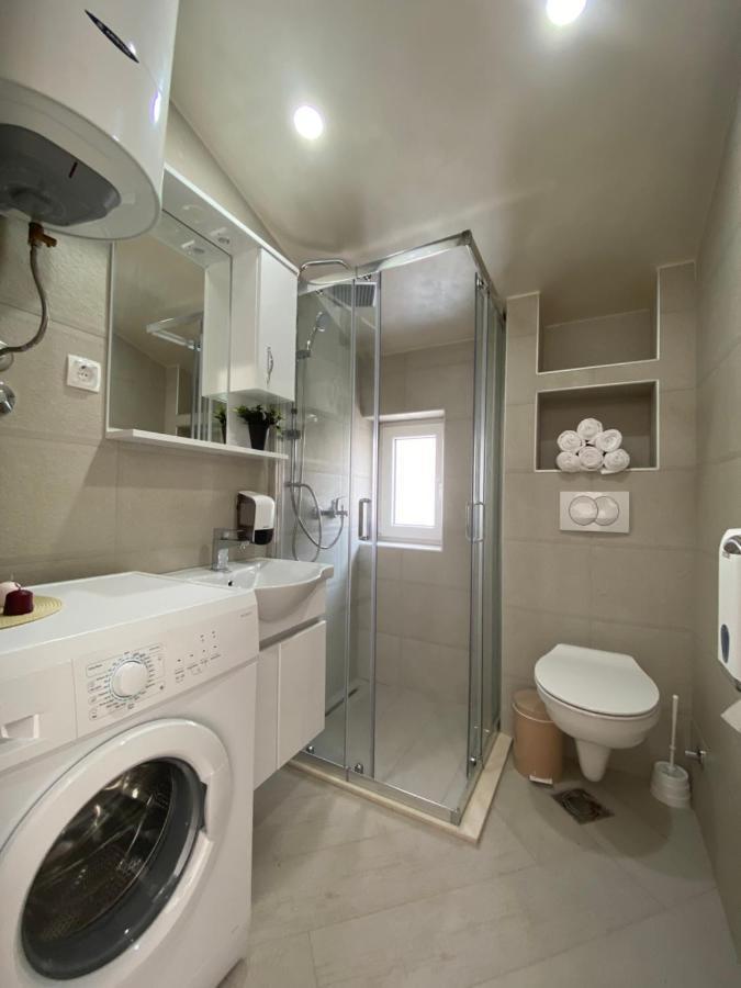 Mavalux Apartments Tivat Eksteriør billede