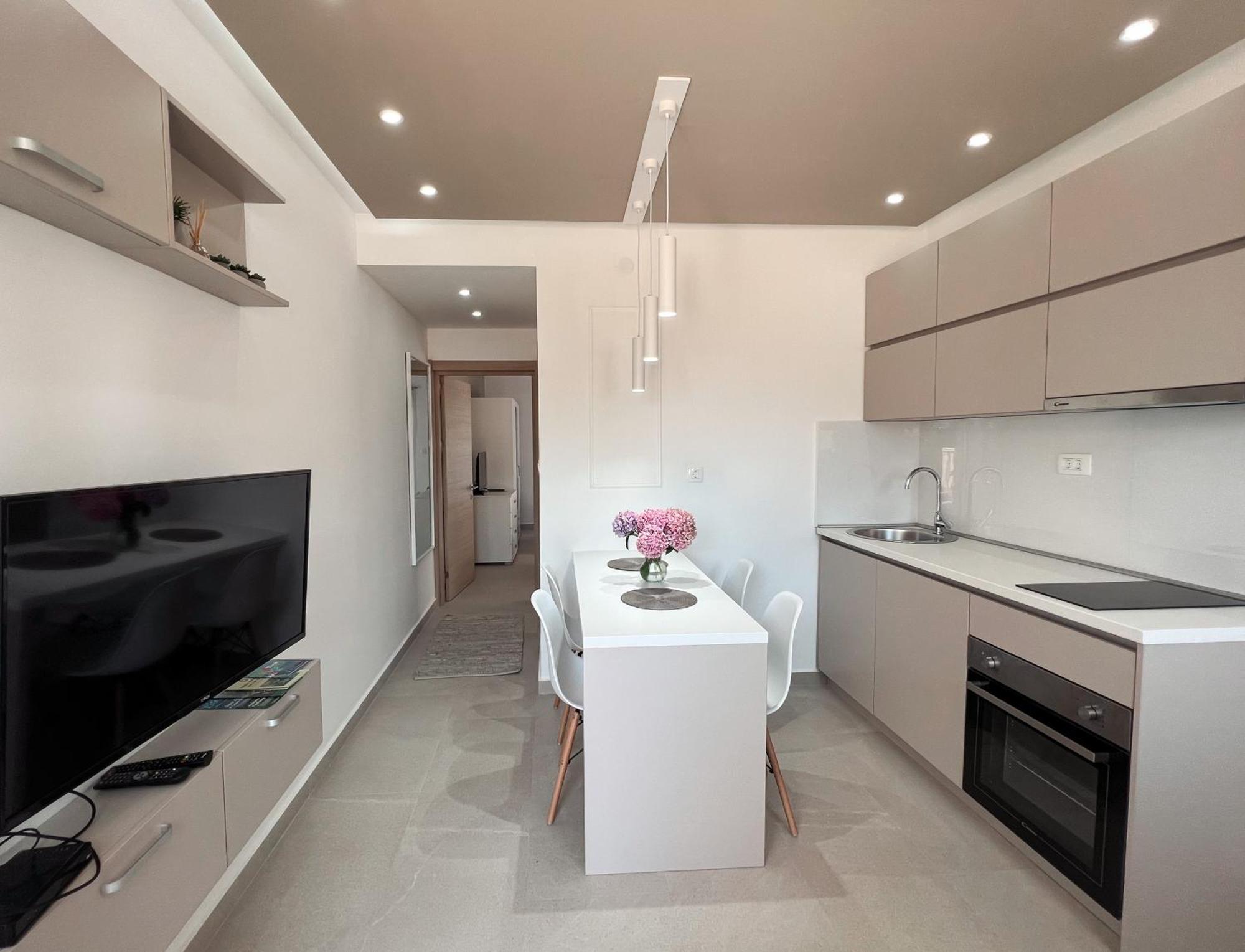 Mavalux Apartments Tivat Eksteriør billede