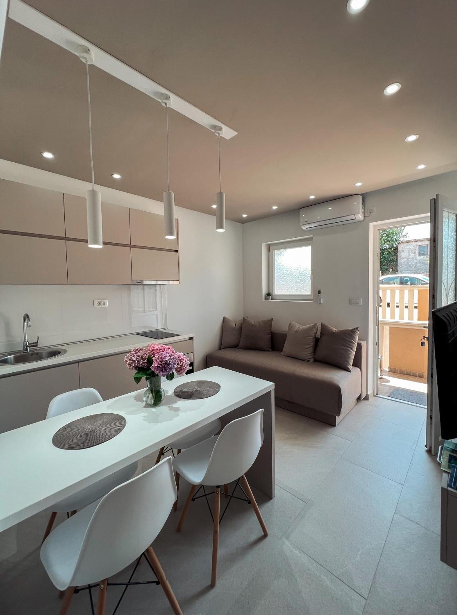 Mavalux Apartments Tivat Eksteriør billede